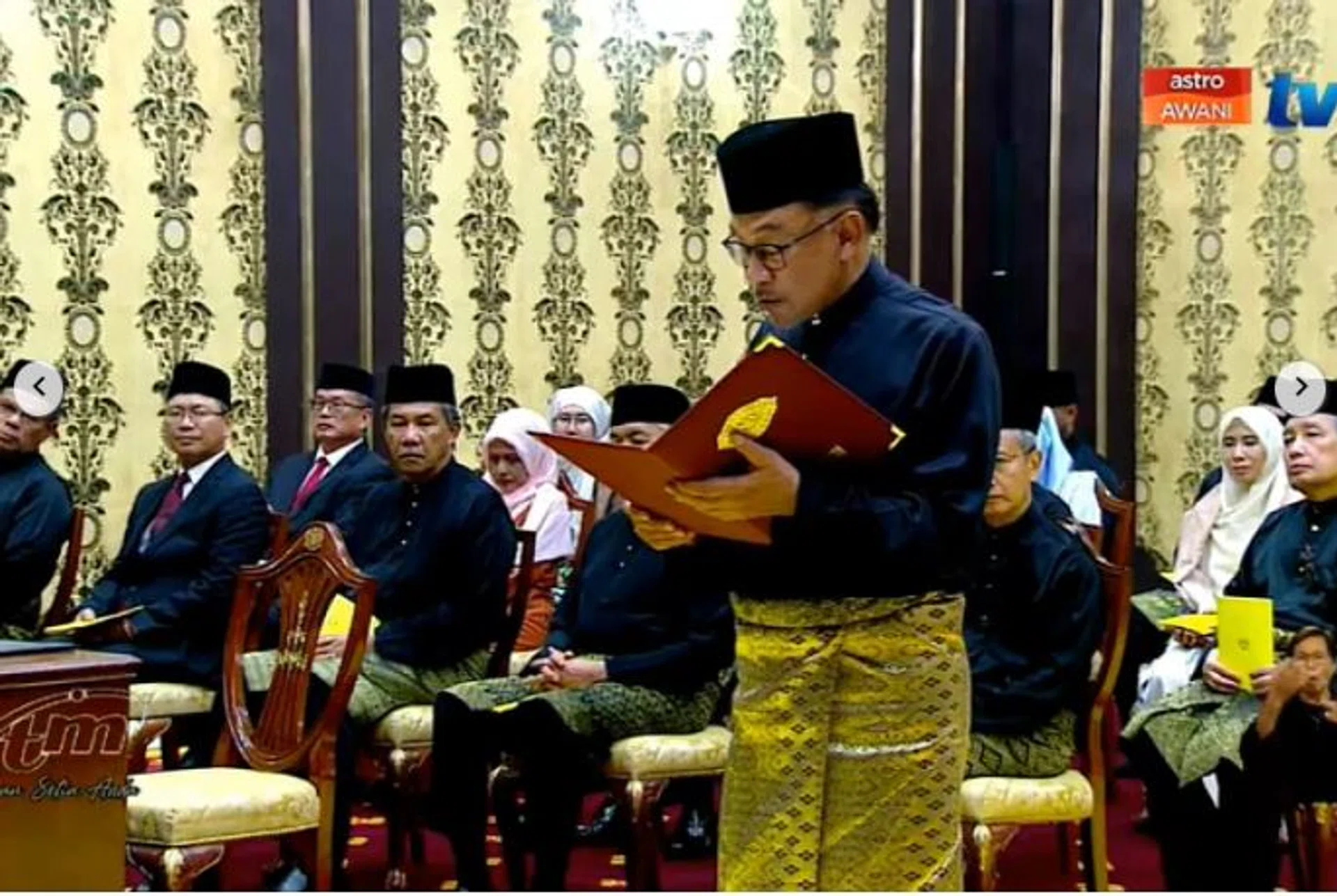 Datuk Seri Anwar Ibrahim being sworn in as Malaysia’s 10th prime minister on Thursday. PHOTO: SCREENGRAB FROM ASTRO