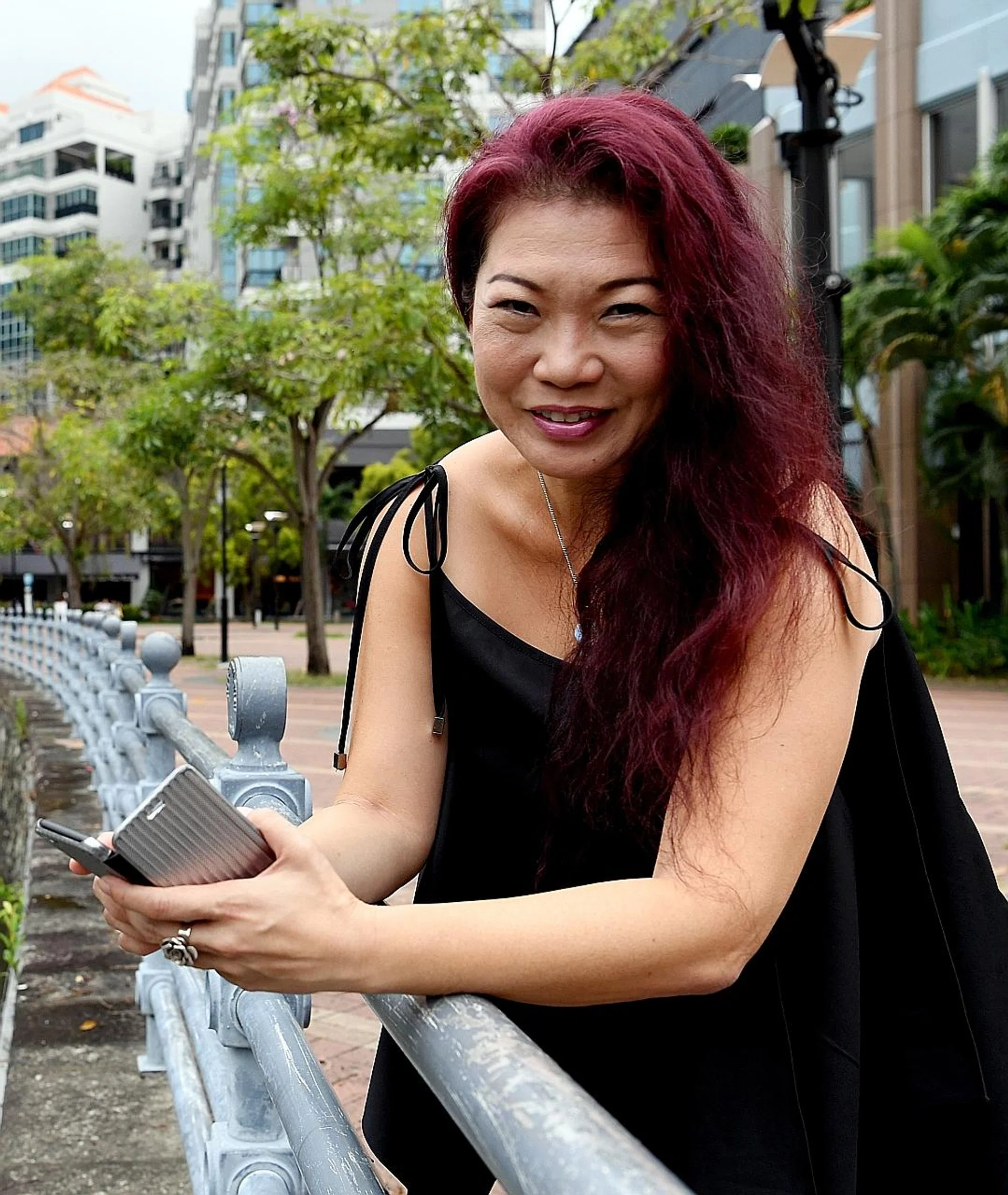 Theatre practitioner Zelda Taaiana Ng has not had a mobile data plan since 2015. 