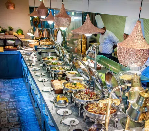 Halal buffet restaurant The Landmark suspended for 2 weeks