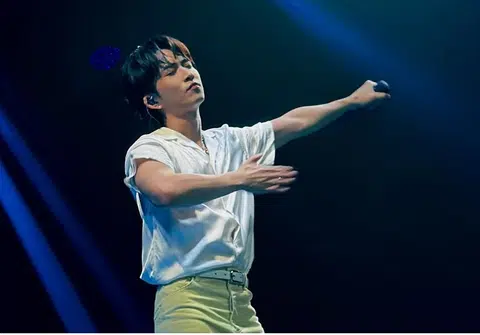 S'porean singer Qiu Feng Ze teases fans on what's up and coming