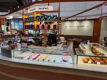 Paint your own chocolate at Pure Imagination - Bean To Bar