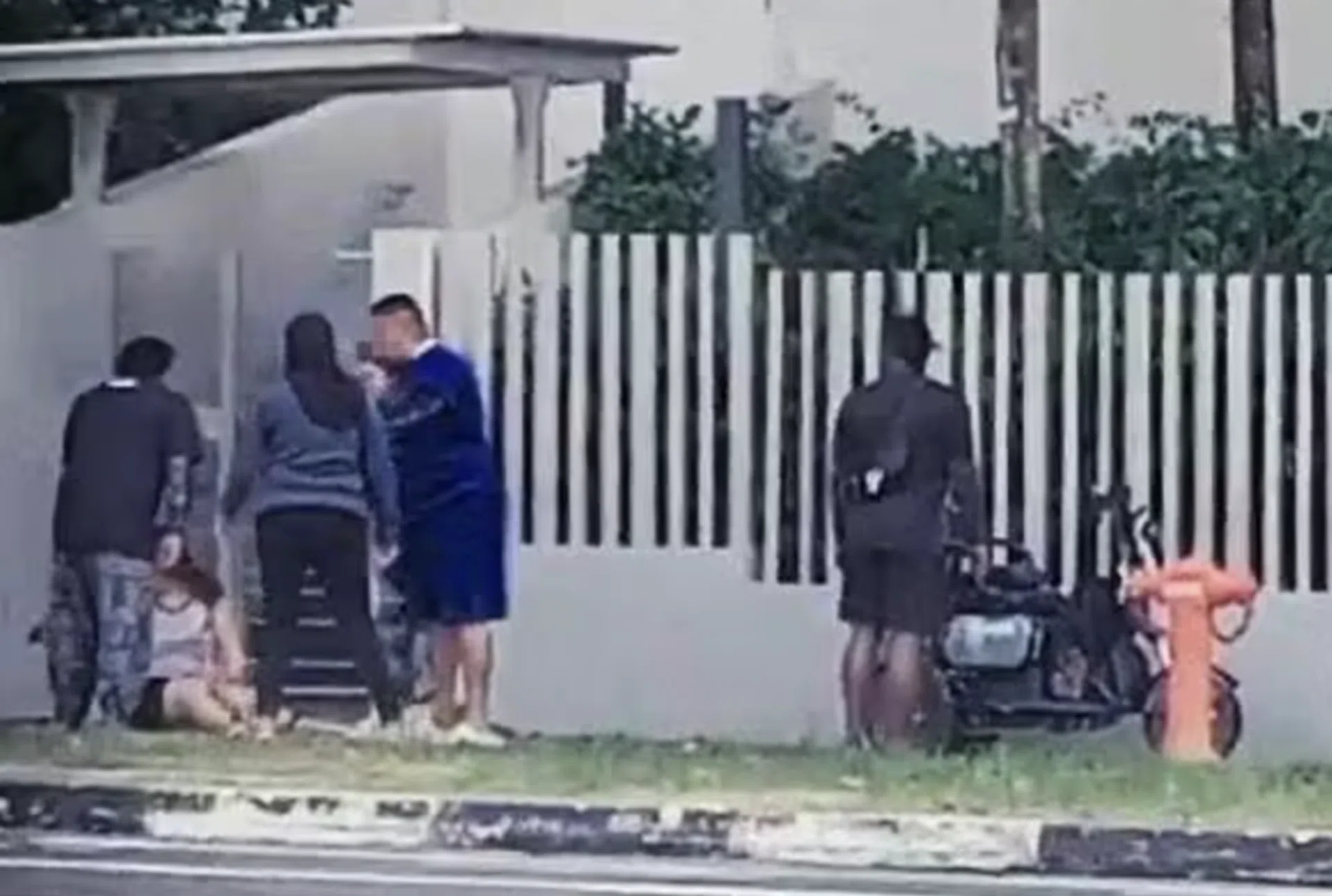 Ms Hu claimed she was surrounded by PMD riders.