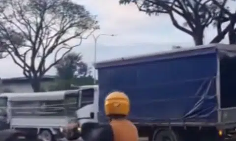 18 taken to hospital in accident involving tipper truck, lorries