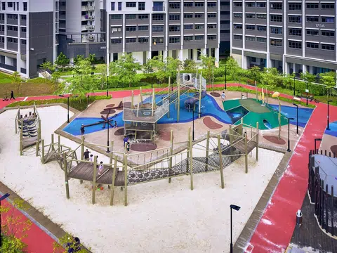 The Bird's Tower playground is near Block 175A in Sengkang and the Sungei Serangoon Park Connector.