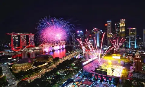 A show of unity as the Padang lights up for 59th NDP