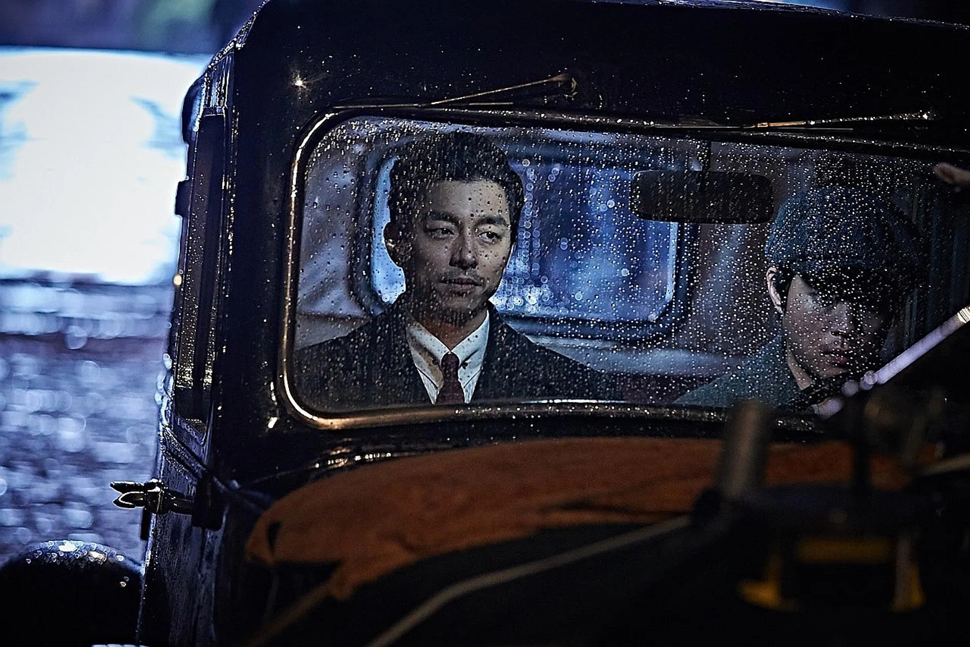 In The Age Of Shadows, Gong Yoo plays Kim Woo Jin, the leader of the resistance fighters. 