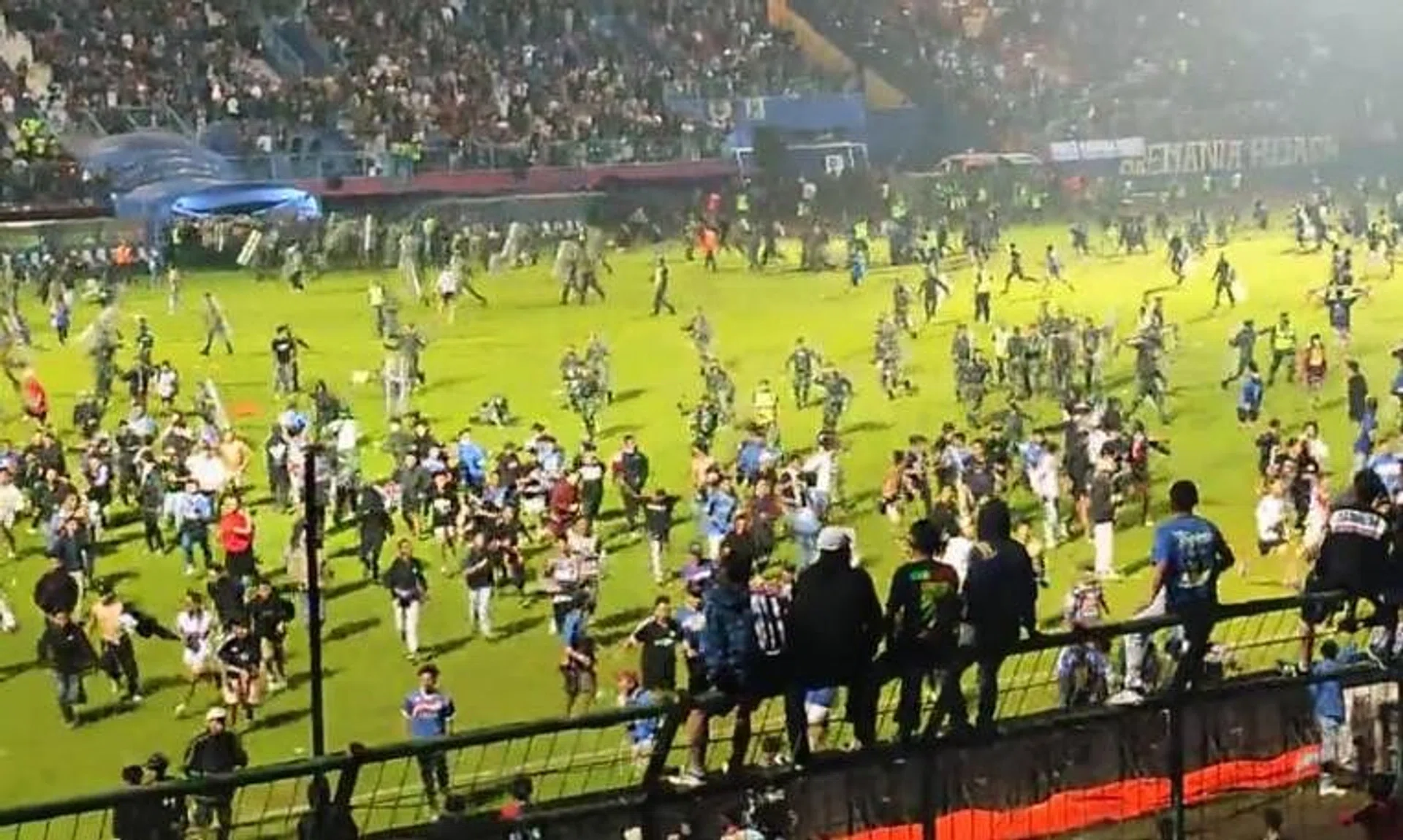 After Arema lost 3-2 on its home field at the Kanjuruhan Stadium, dozens of fans rushed to the field.