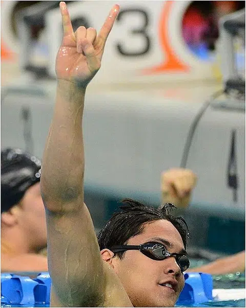 Schooling first in NCAA history to go under 1:38 in 200-yard fly