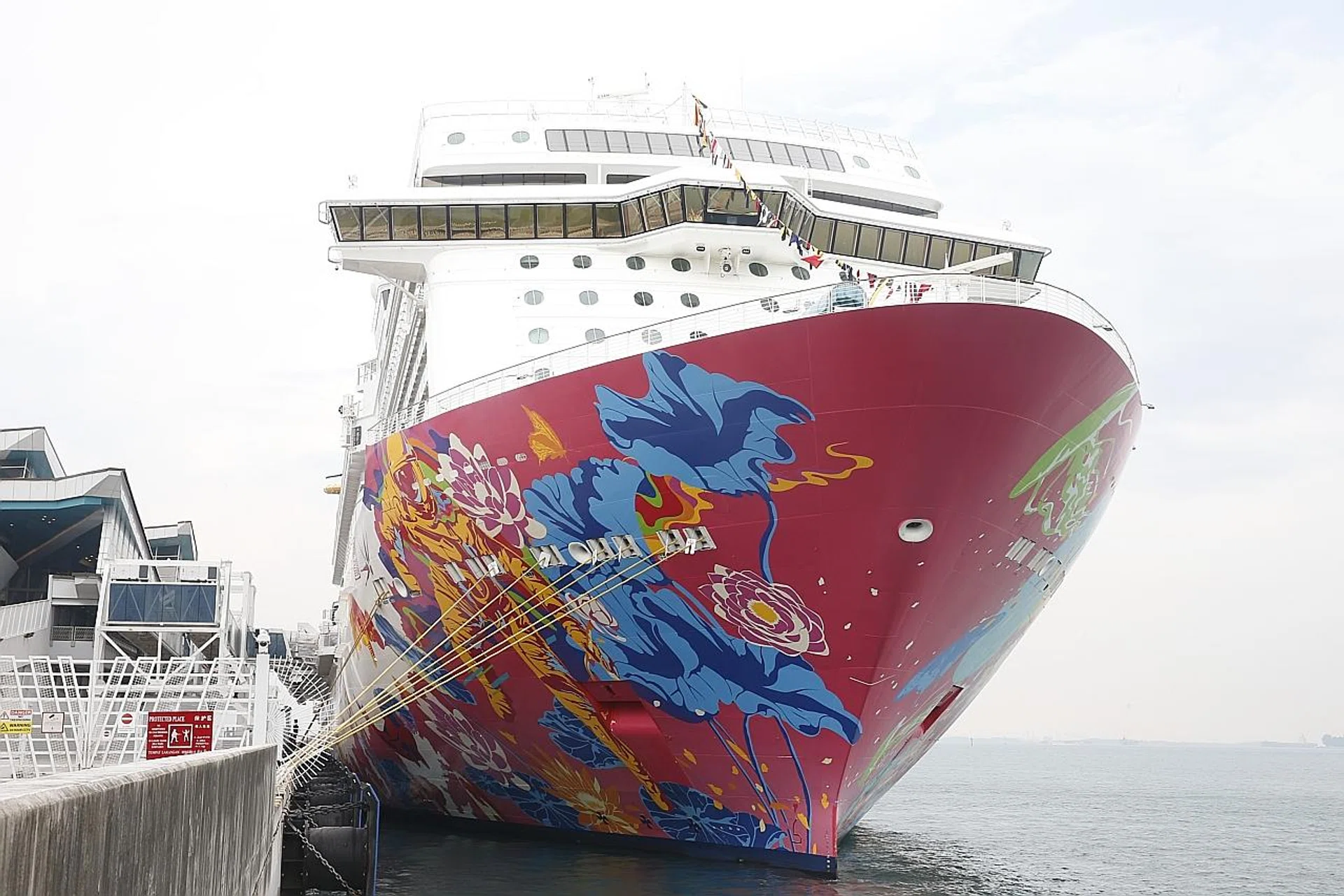 The technical problems on the Genting Dream cruise ship did not affect the safety of the passengers or crew. 