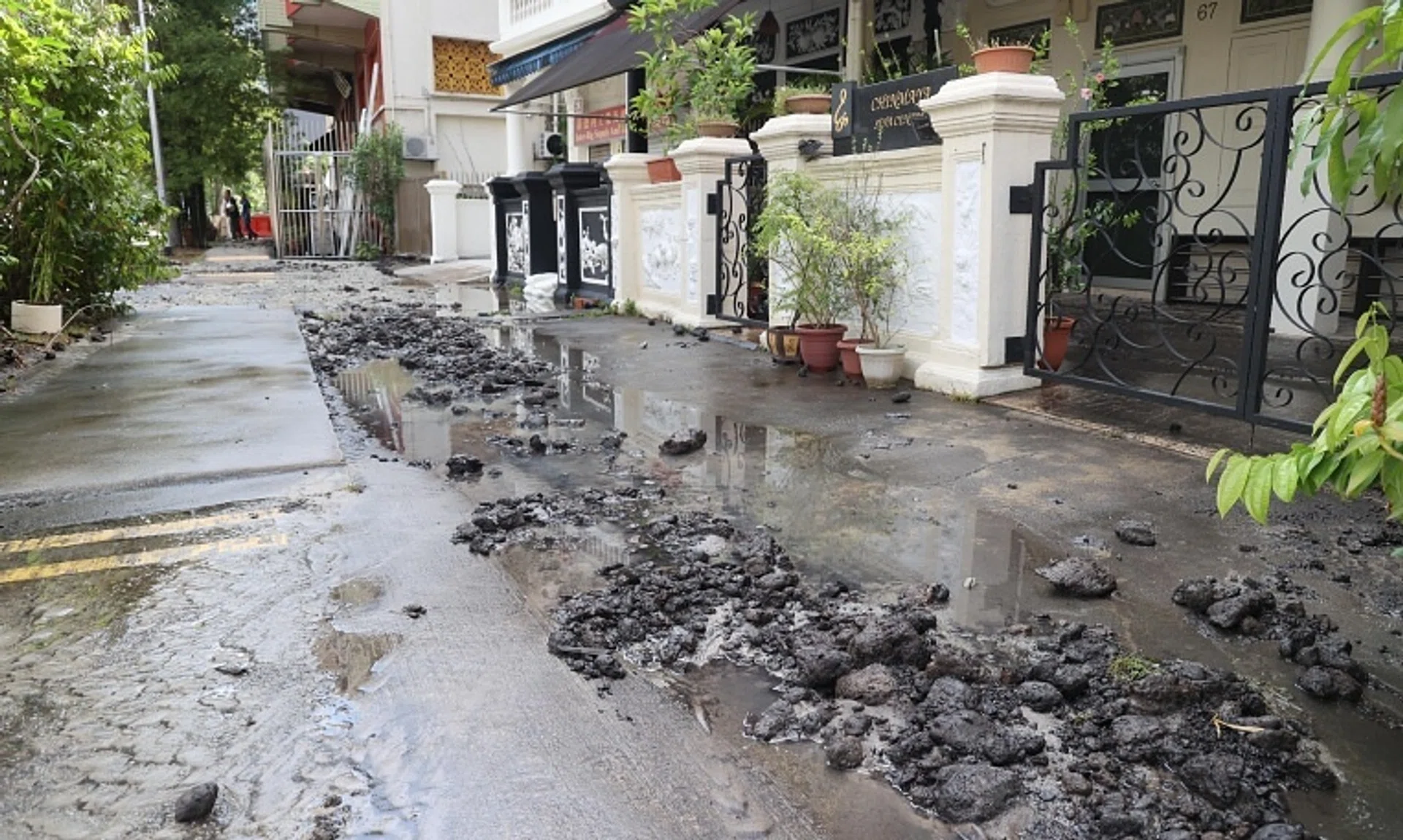 PUB deployed water wagons and the town council turned on the reserve water tanks.