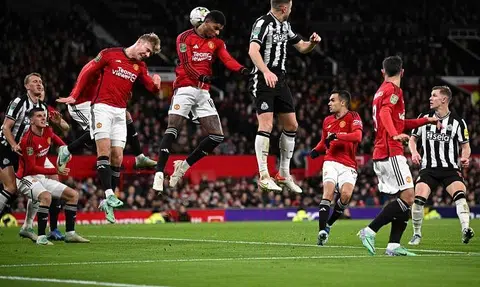 Man United booed off after Newcastle loss, West Ham knock out Arsenal