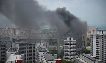 'It was scary': Multiple vehicles catch fire at Golden Mile Tower