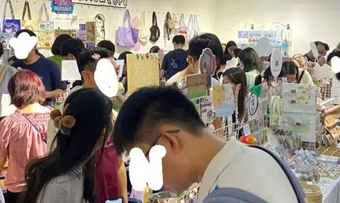 Organiser of weekend market apologises to vendors after complaints of cramped spaces