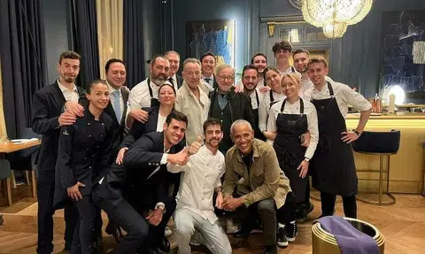 Obama, Spielberg and Springsteen delight Barcelona restaurant staff