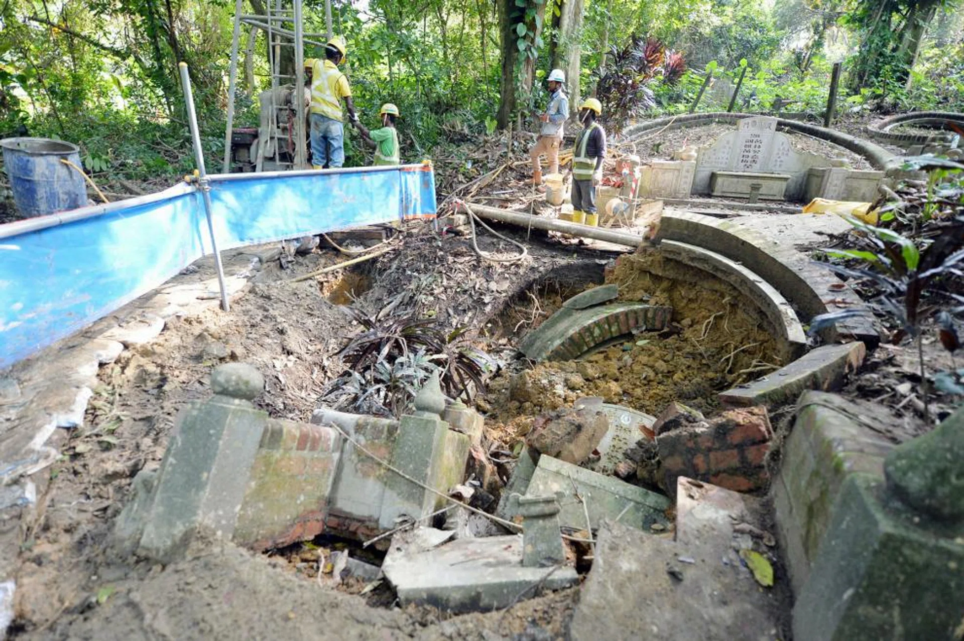 A machine operator's lapse in judgement during train tunnelling works and ground conditions contributed to a tomb caving in earlier this month at the Mount Pleasant Chinese Cemetery within Greater Bukit Brown.