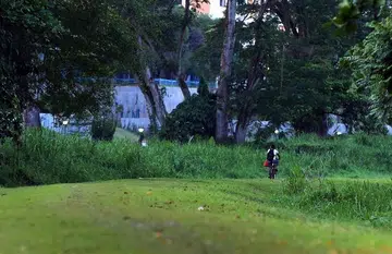 Illegal cigarette peddlers back at Yew Tee