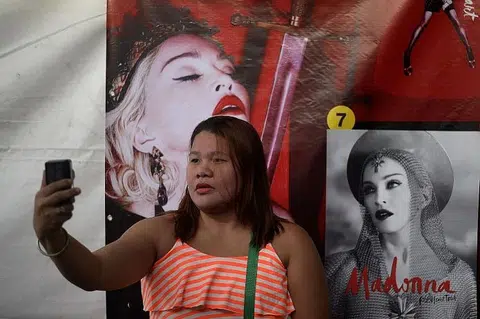 Philippine Catholic bishops want faithful to boycott Madonna