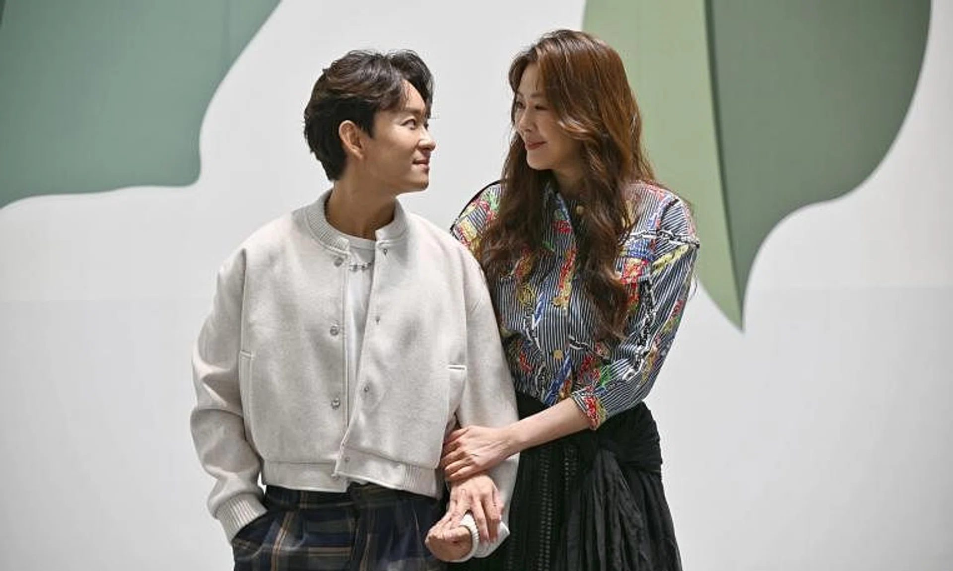 Celebrity couple Jeremy Chan and Jesseca Liu star in the drama Once Upon A New Year's Eve.