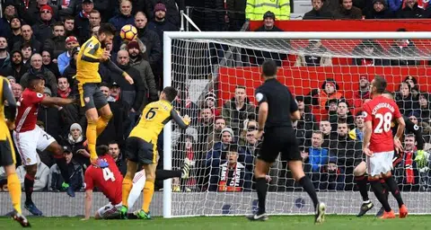Mourinho laments as United let Gunners off the hook