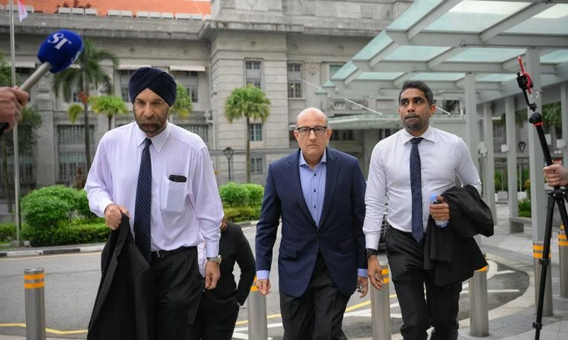 Transport Minister S. Iswaran arriving at the State Courts on Jan 18, 2023.