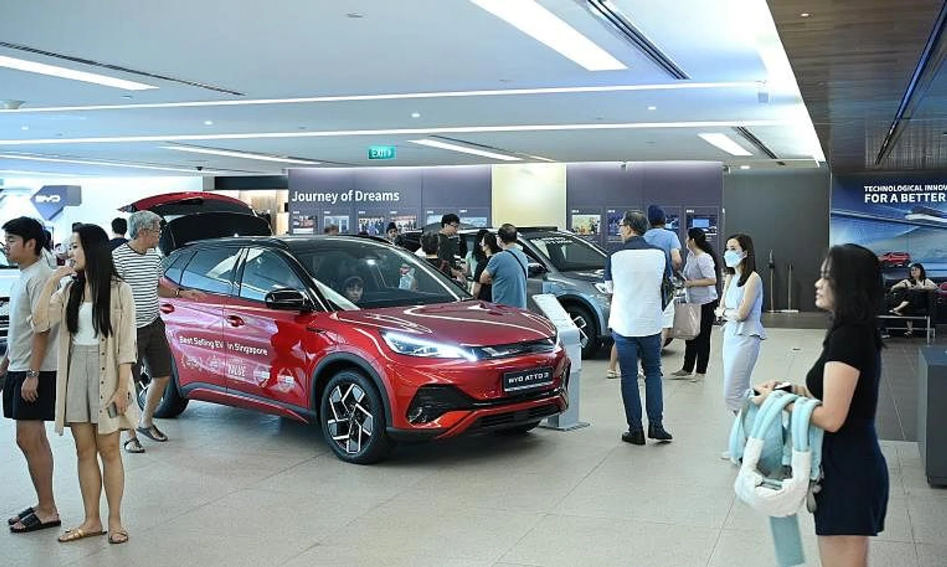 The price of COEs for larger, more powerful cars and electric vehicles (Category B) rose by 2.9 per cent to $105,002.