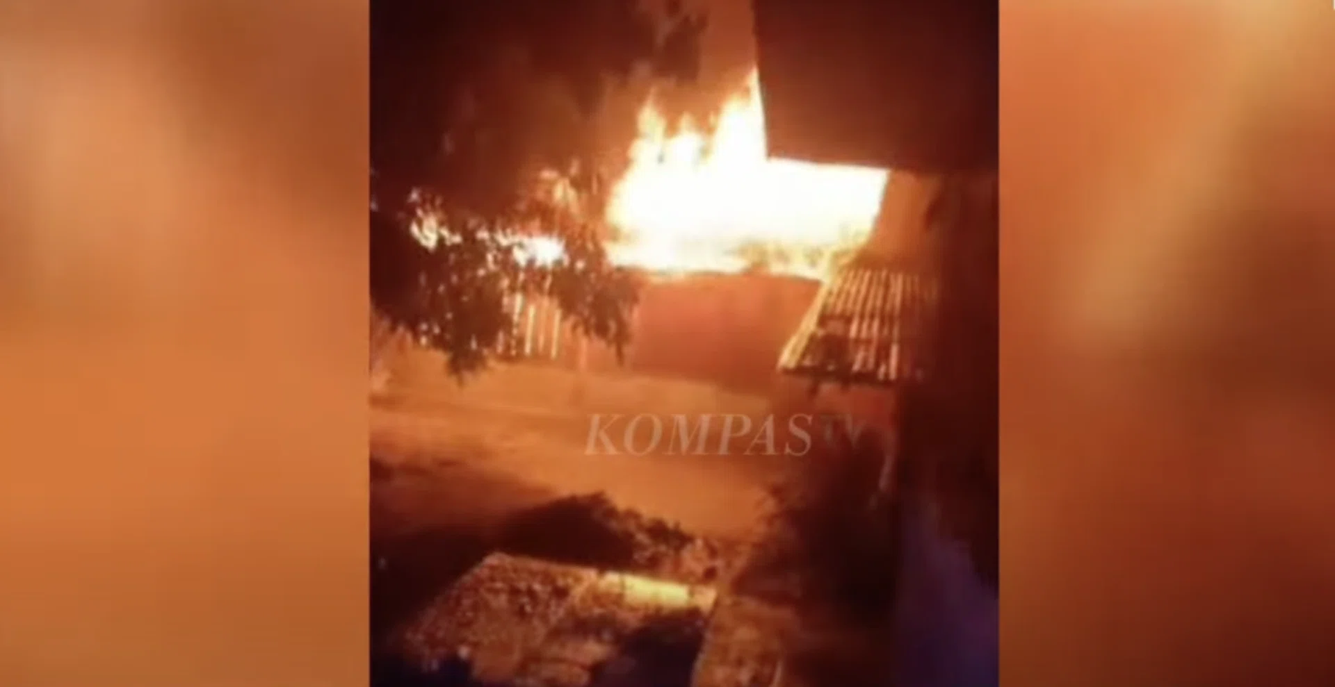 Fiery lava and rocks hit the nearest settlements around 4km from the crater, burning and damaging residents' houses.