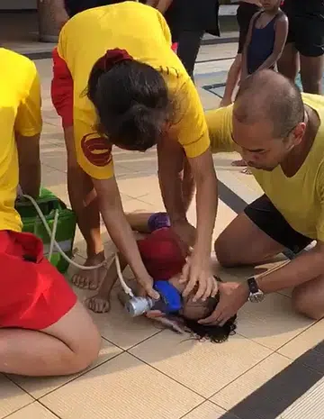 Parents in near-drowning said lifeguards could have done better