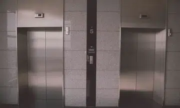 Postwoman dies in Uzbekistan after being trapped in lift for 3 days