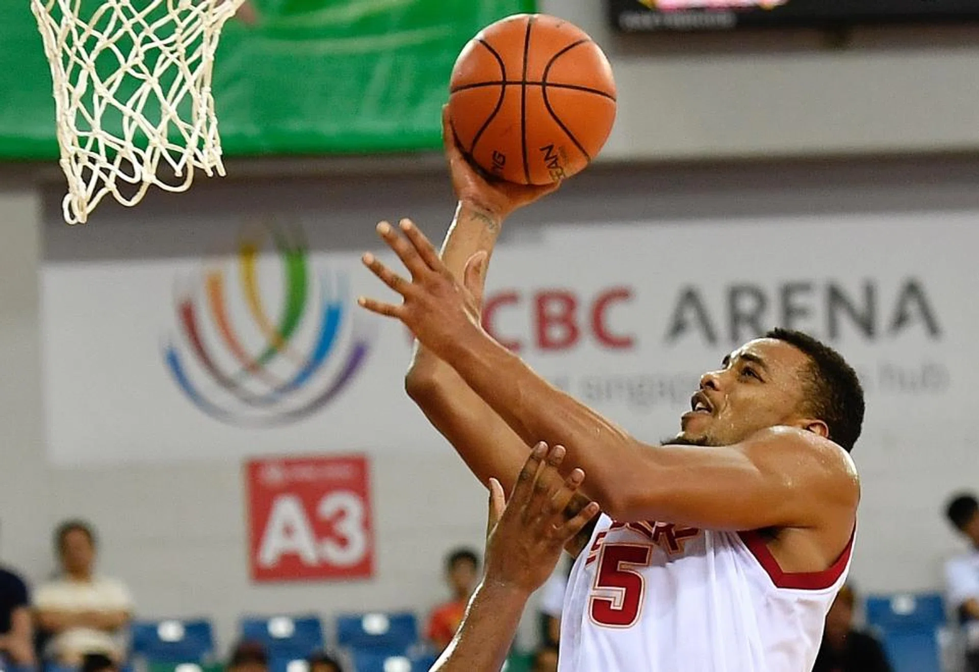 Slingers' swingman Xavier Alexander grabbed 23 points and 12 rebounds in the 82-85 defeat by Mono Vampire on Friday.