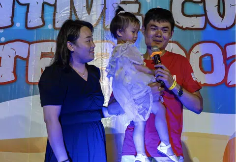 Employer surprises worker by flying family in from China