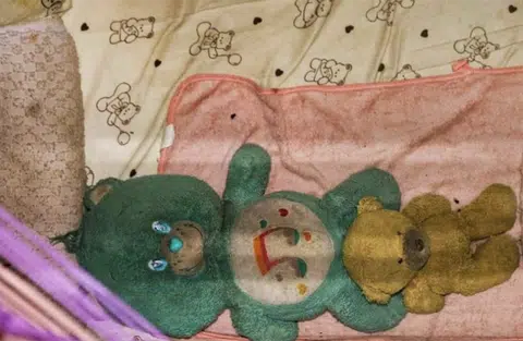 Foster parents found for girl who lived in Circuit Rd stall