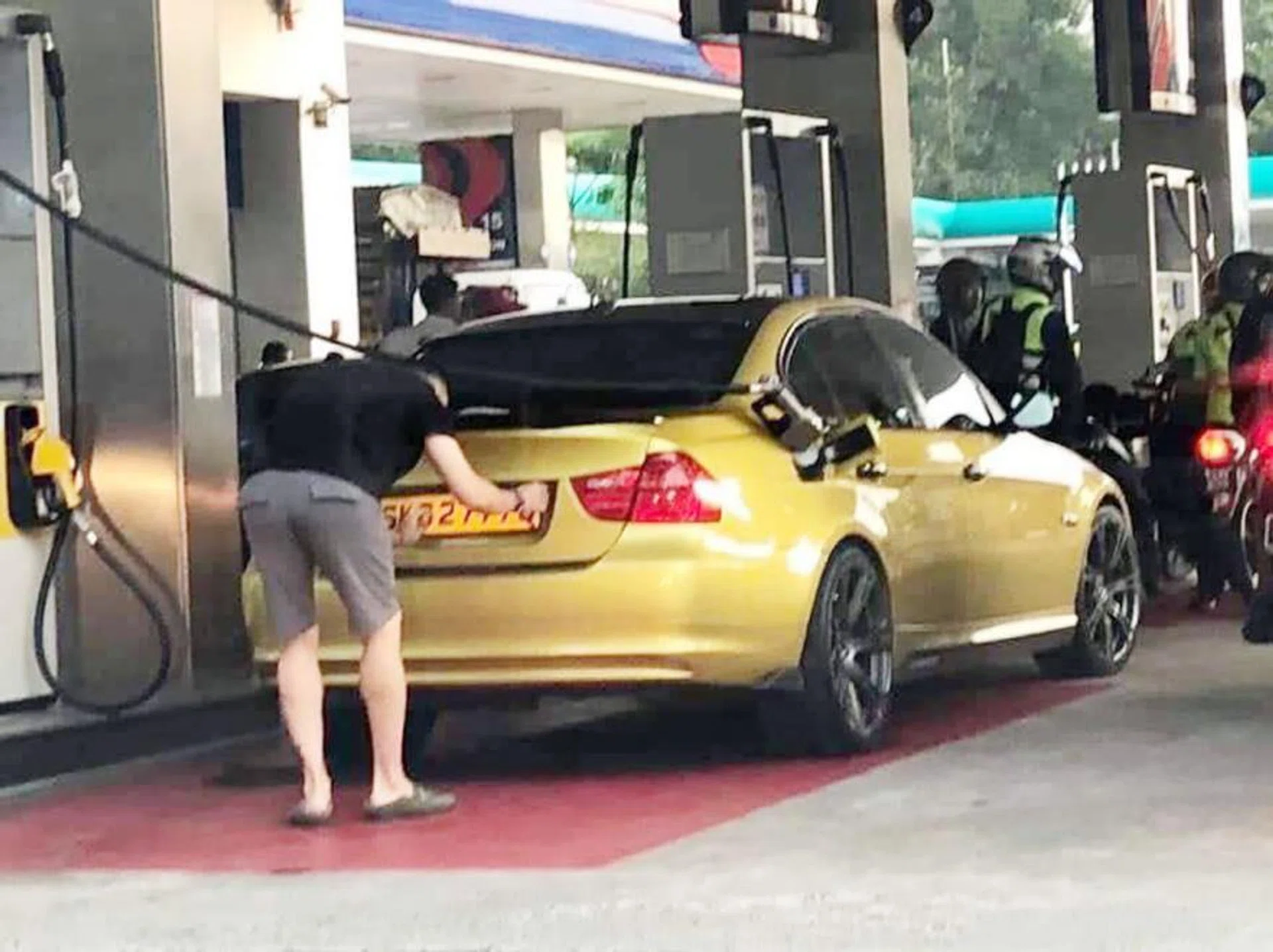 Tan Hock Lai was filmed switching licence plates in Gelang Patah. 