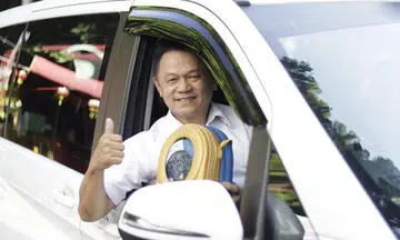 ComfortDelGro cabby receives award for responding to emergencies
