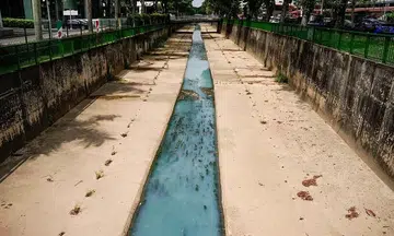 Water in Toa Payoh drain mysteriously turns milky blue