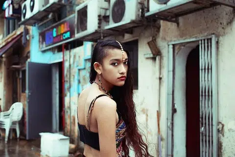 She's 'so ugly': Local netizens slam Singaporean chosen for photography project