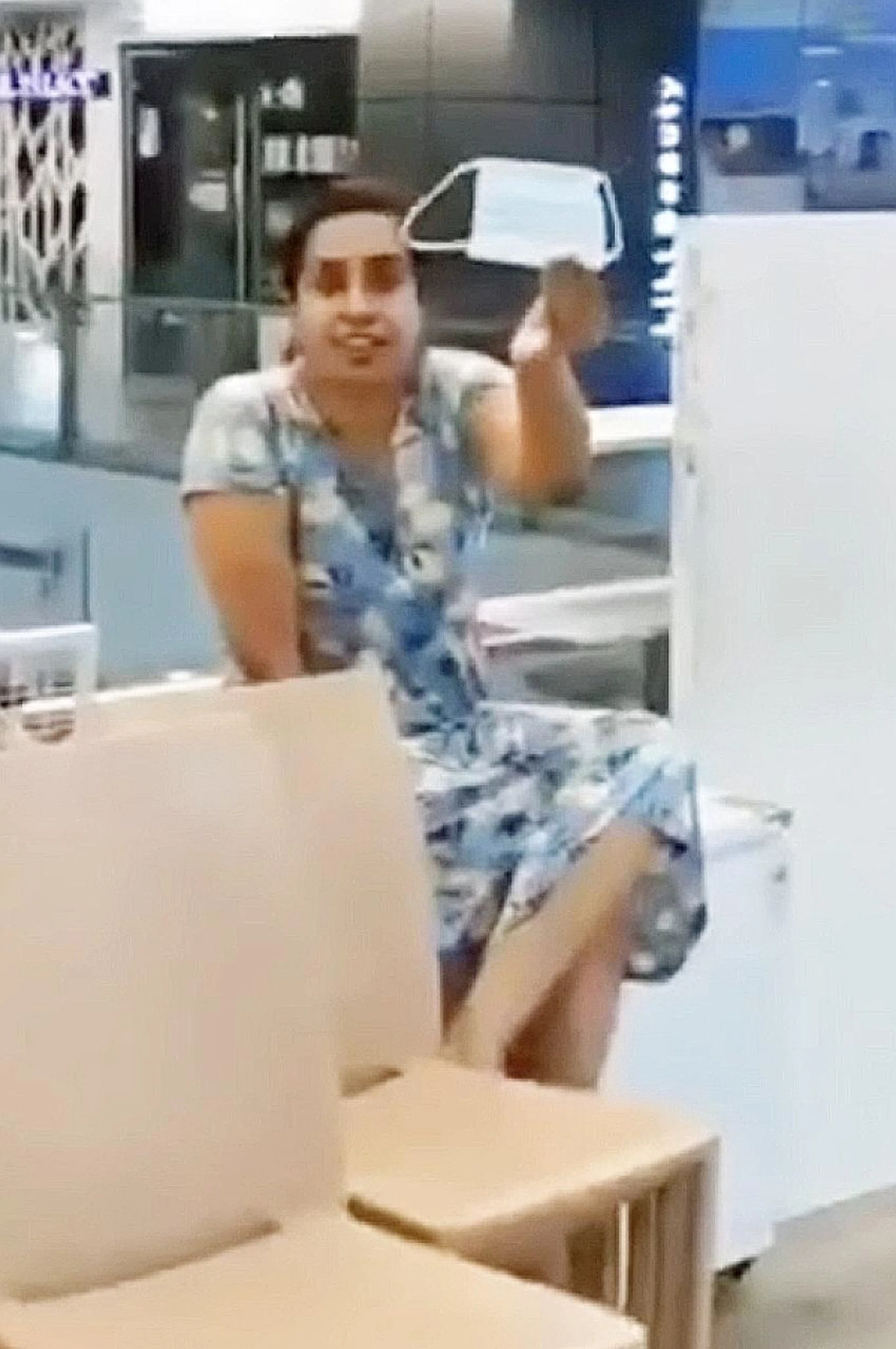 Kasturi Govindasamy Retnamswamy was filmed refusing to wear a mask at Sun Plaza and arguing with the police.