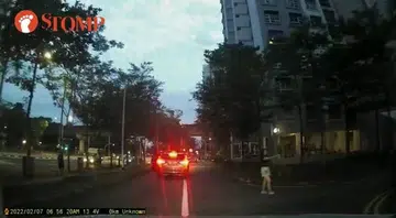 'Karen' jaywalks to get a video and ends up in another
