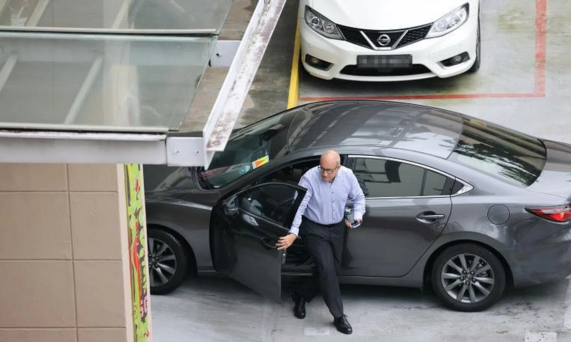 Transport Minister S. Iswaran arriving at the Corrupt Practices Investigation Bureau on July 18.