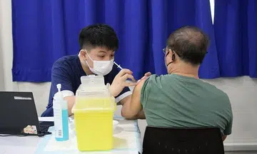 What you need to know about Moderna's new 2-in-1 vaccine