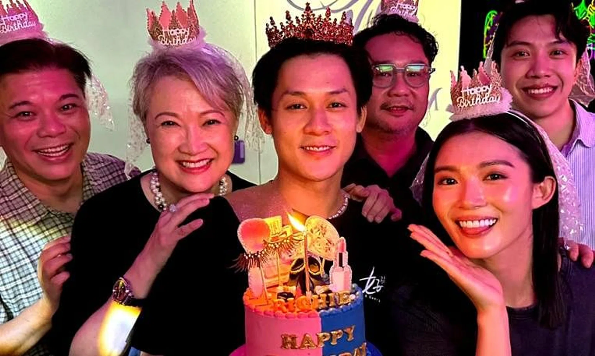 Richie Koh (centre) celebrated his birthday with (clockwise from left) Ong Kuo Sin, Hong Huifang, Melvin Mak, Charlie Goh and Cheryl Chou.