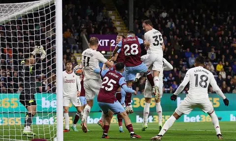 Best night of my life says Evans after helping Man Utd end slump