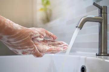 Most men don't wash their hands with soap after toilet use