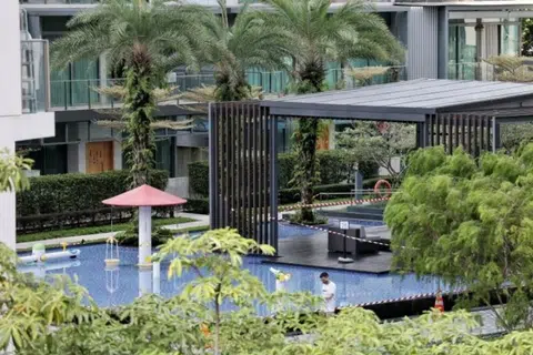 Man injured after explosion at Thomson condo pool