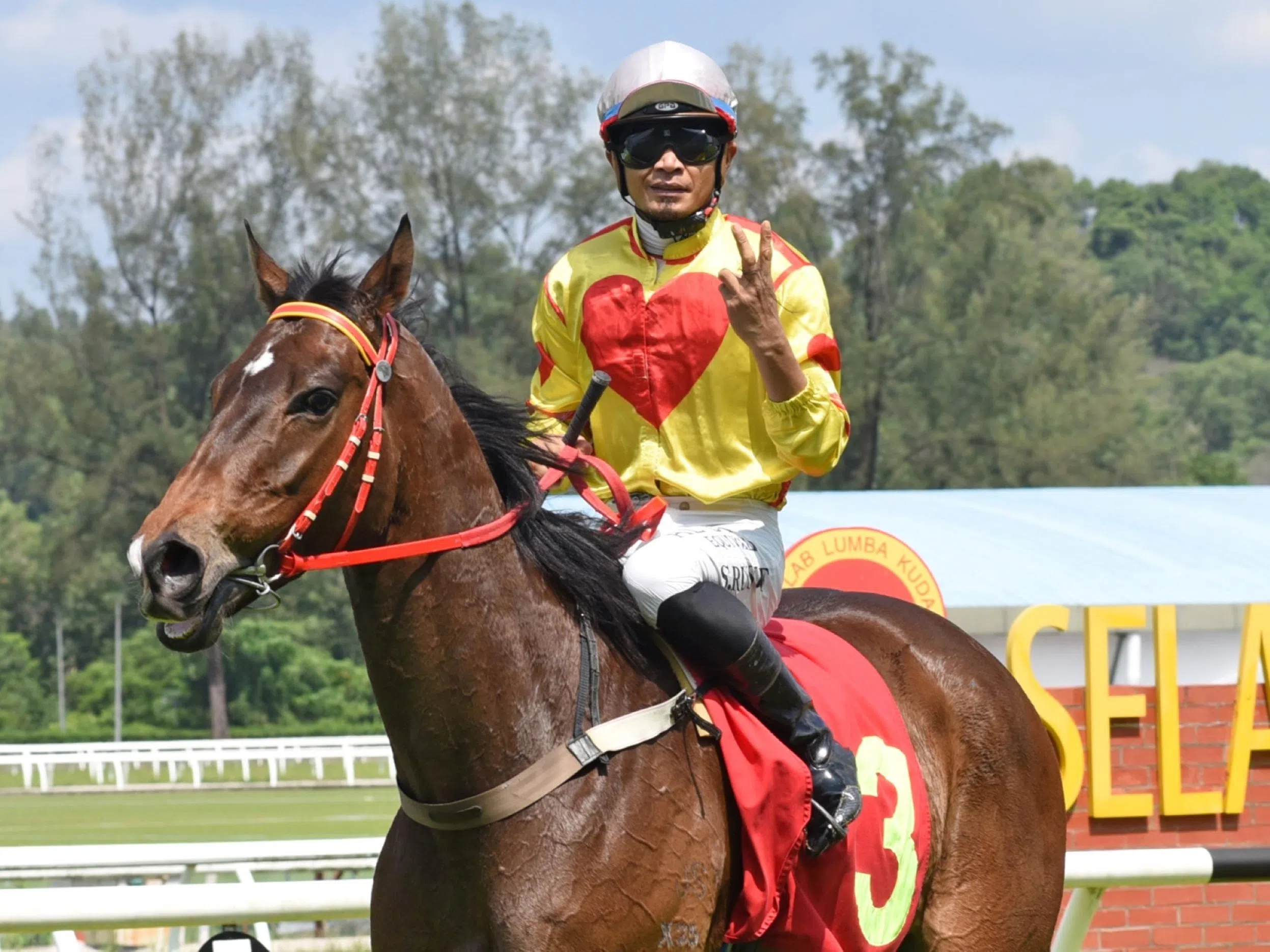 In-form trio strut their stuff ahead of hot dash