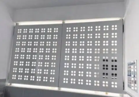 647