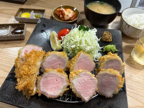 Hire katsu set from Tonshou.