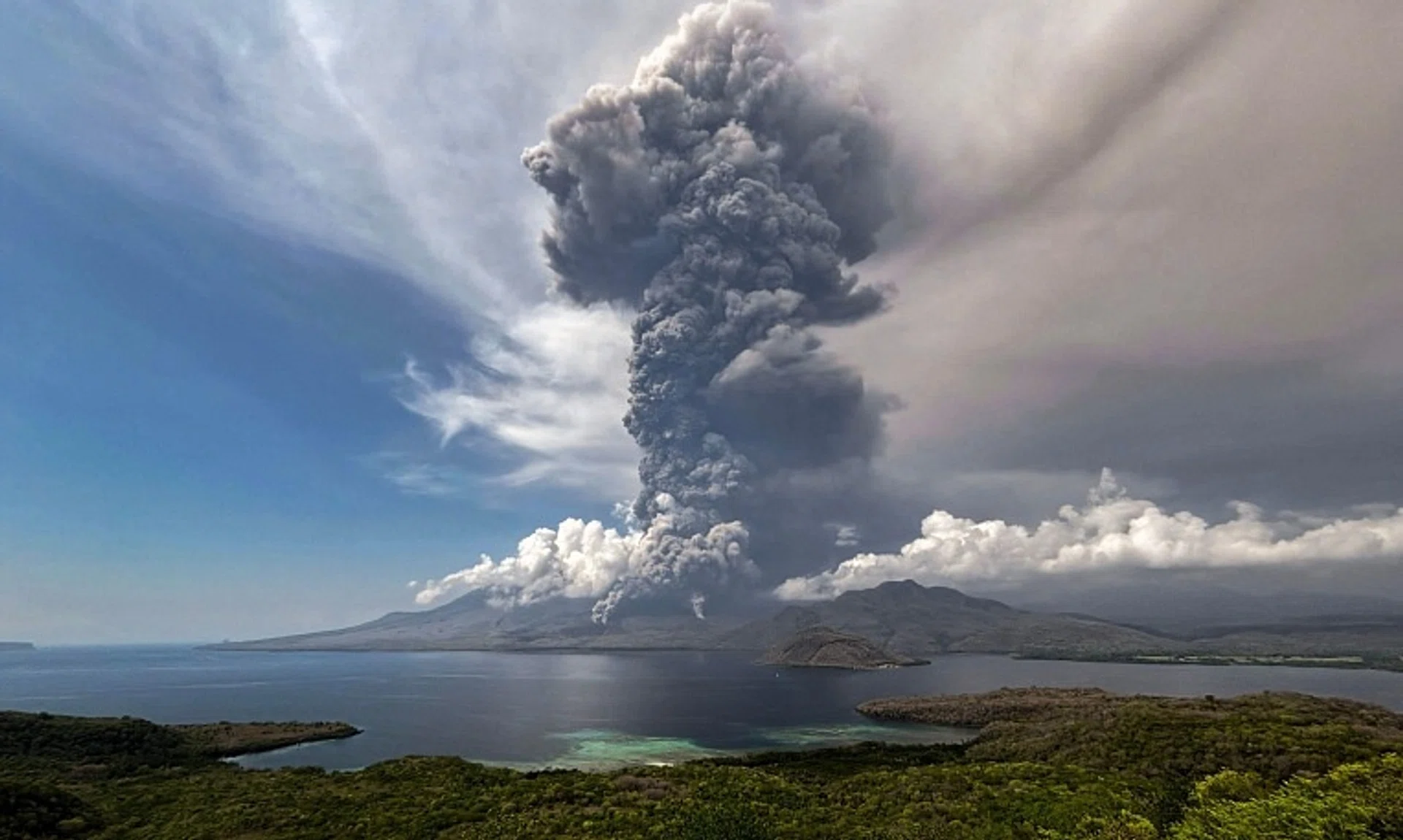The eruption of Mount Lewotobi Laki Laki as seen from the Eputobi rest area in East Flores, East Nusa Tenggara, on Nov 9.