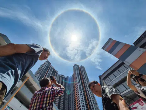 Midday sun halo over Singapore delights netizens