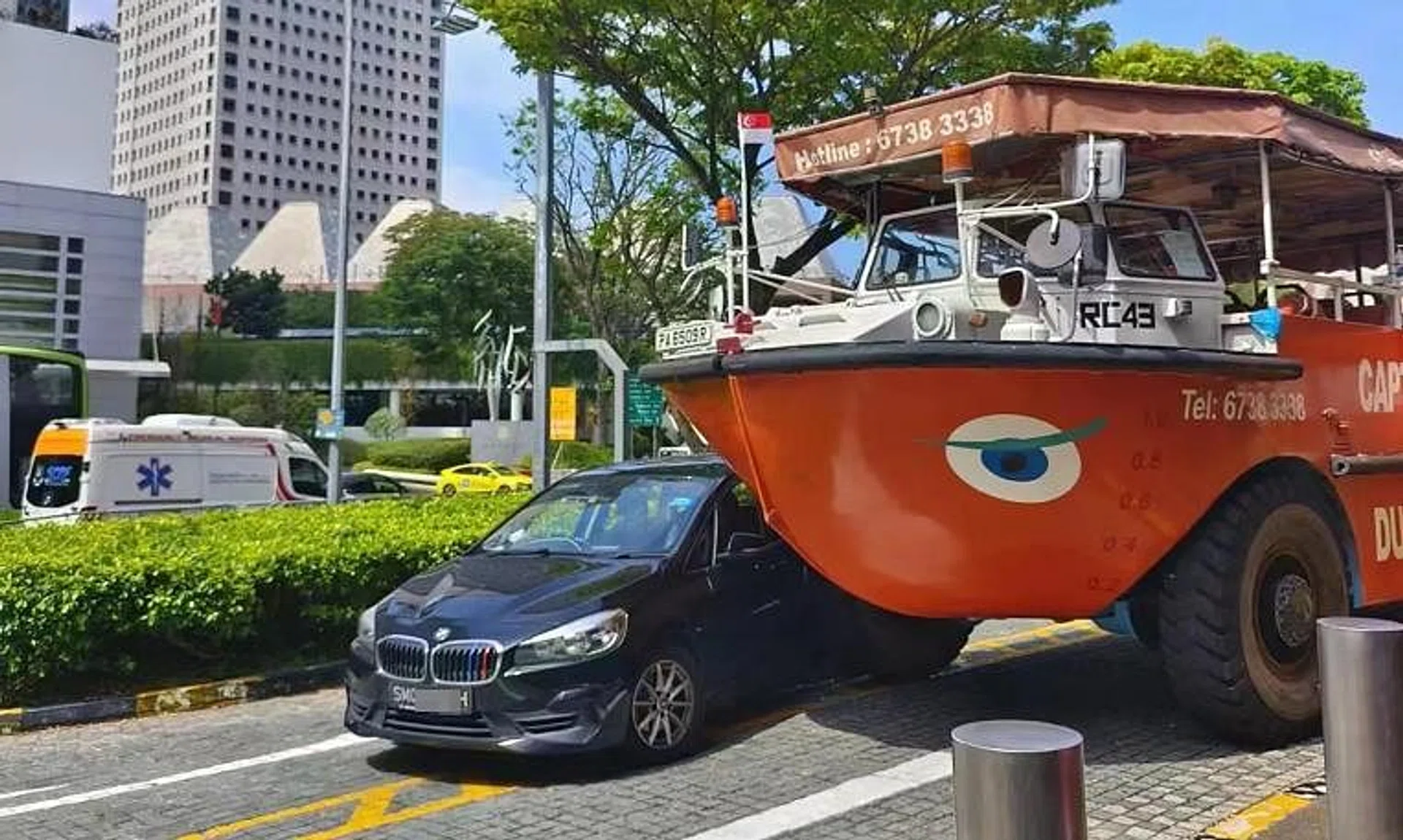 The accident just outside Esplanade caused the ride to be delayed by an hour and the tour duration reduced as well.
