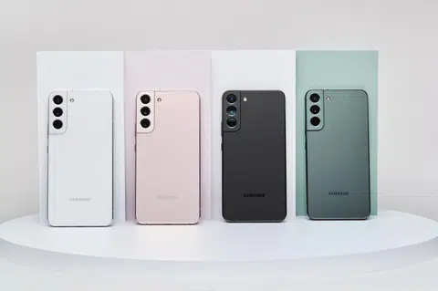Samsung's newest Galaxy S smartphones have enhanced camera, faster chip